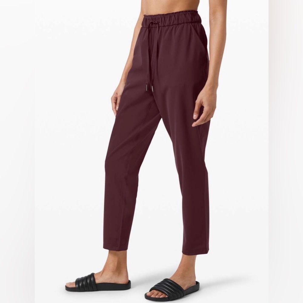 Lululemon Keep Moving Pant 7/8 High-Rise Cassis